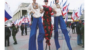 Веселится и ликует весь народ